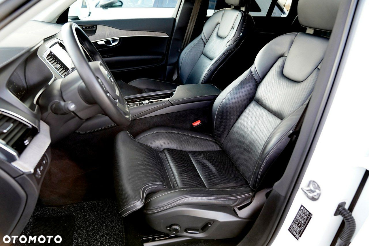 Volvo XC 90 - 30
