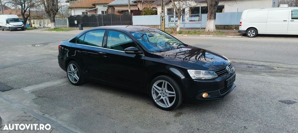 Volkswagen Jetta 1.6 TDI Blue Motion Technology Life - 1
