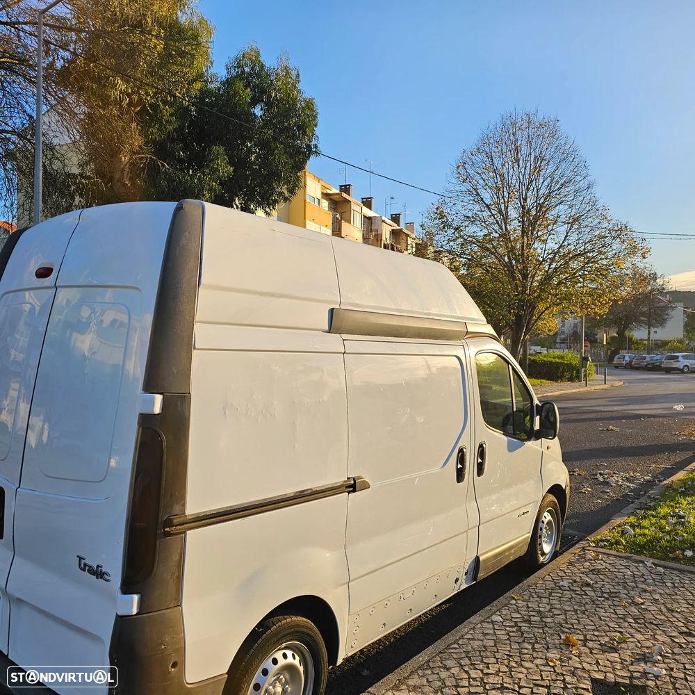 Renault Trafic - 12