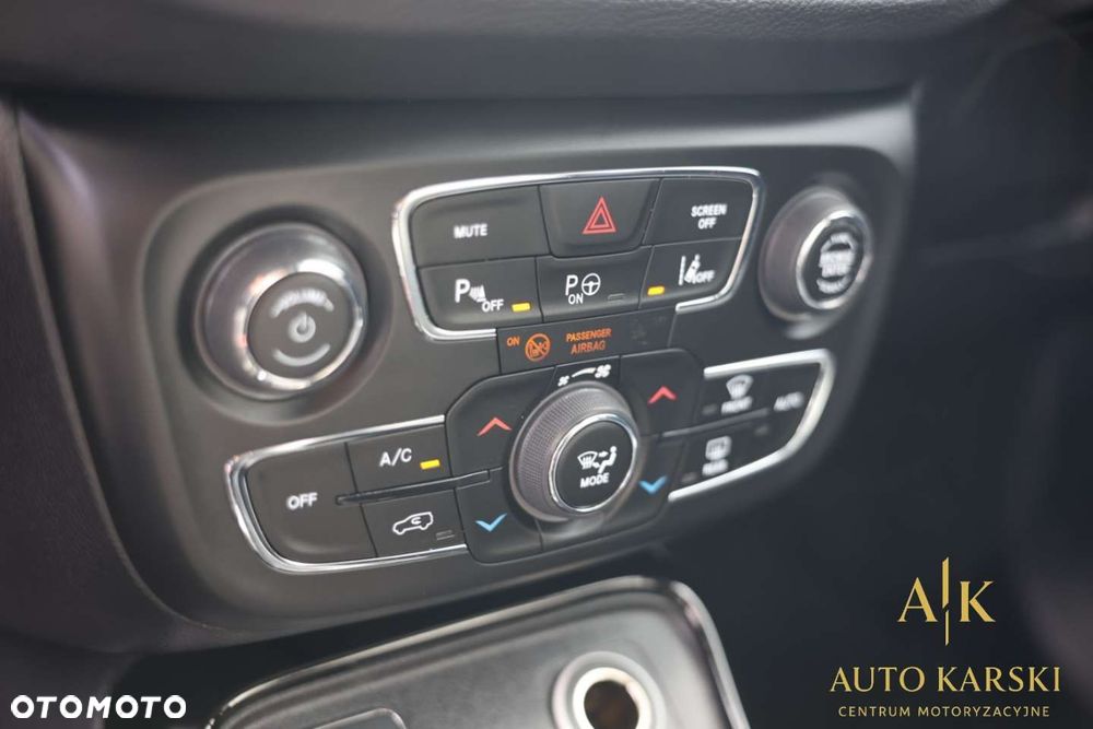 Jeep Compass - 26