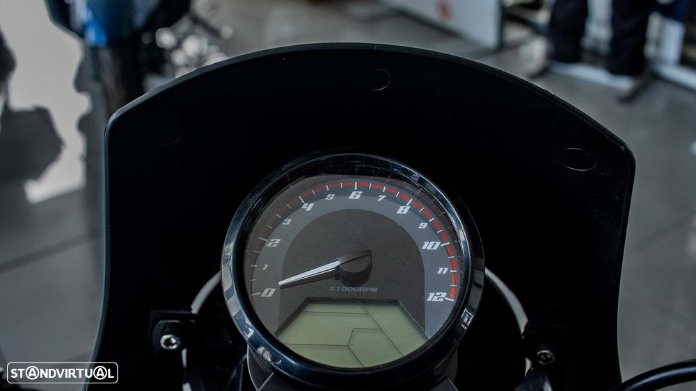 UM Scrambler X-Café - 16