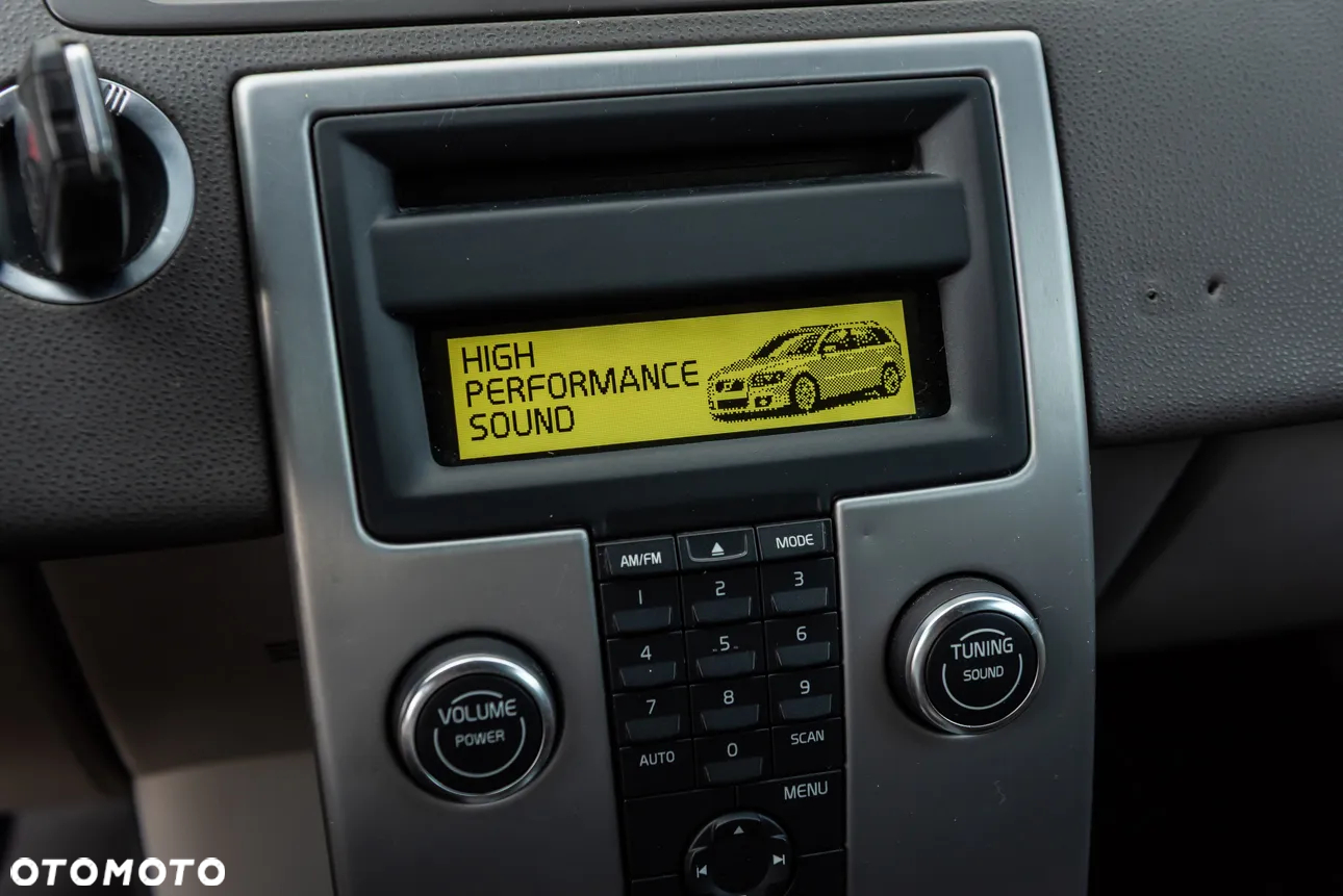 Volvo V50 2.4i Momentum - 22