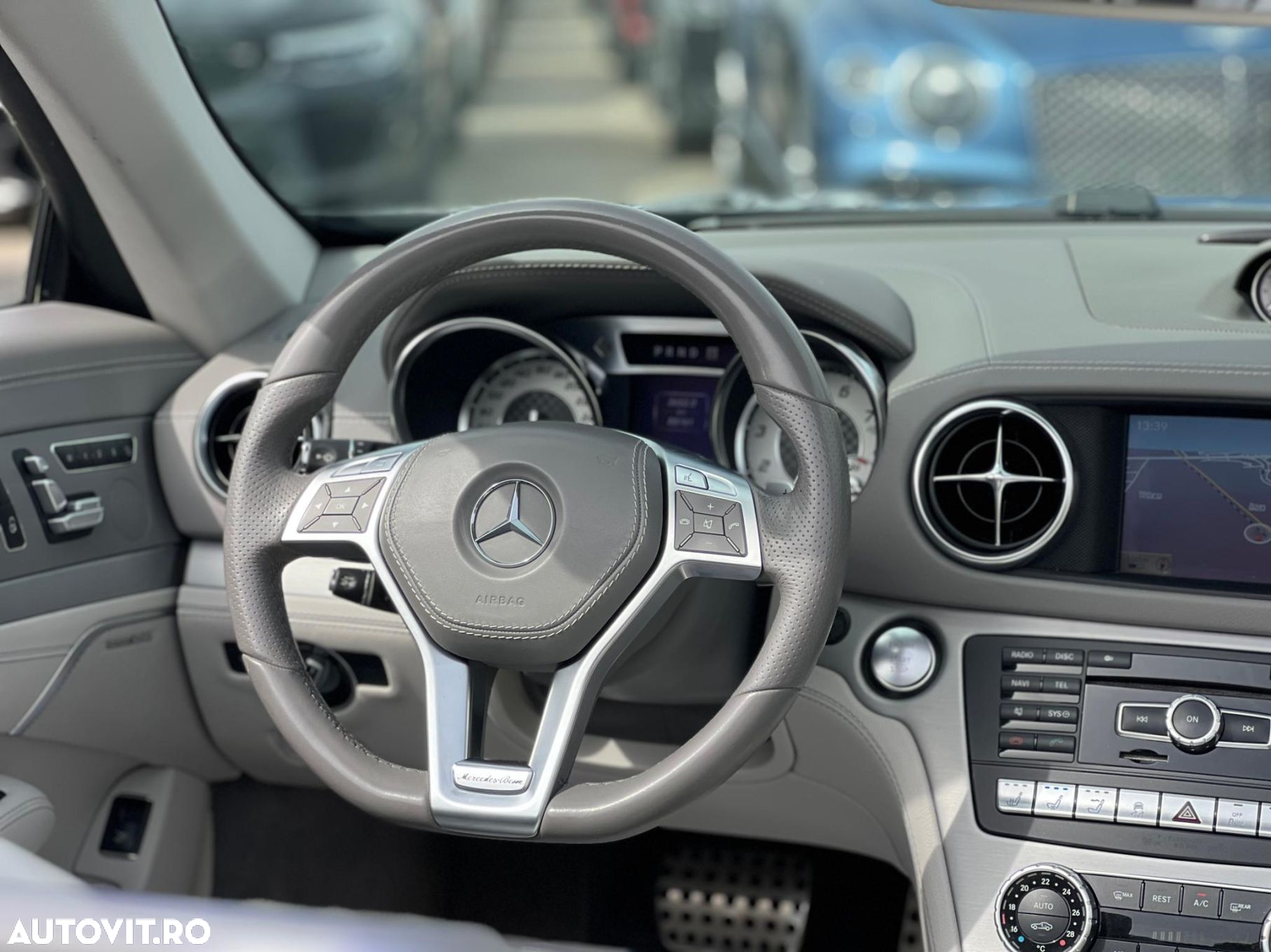 Mercedes-Benz SL - 11