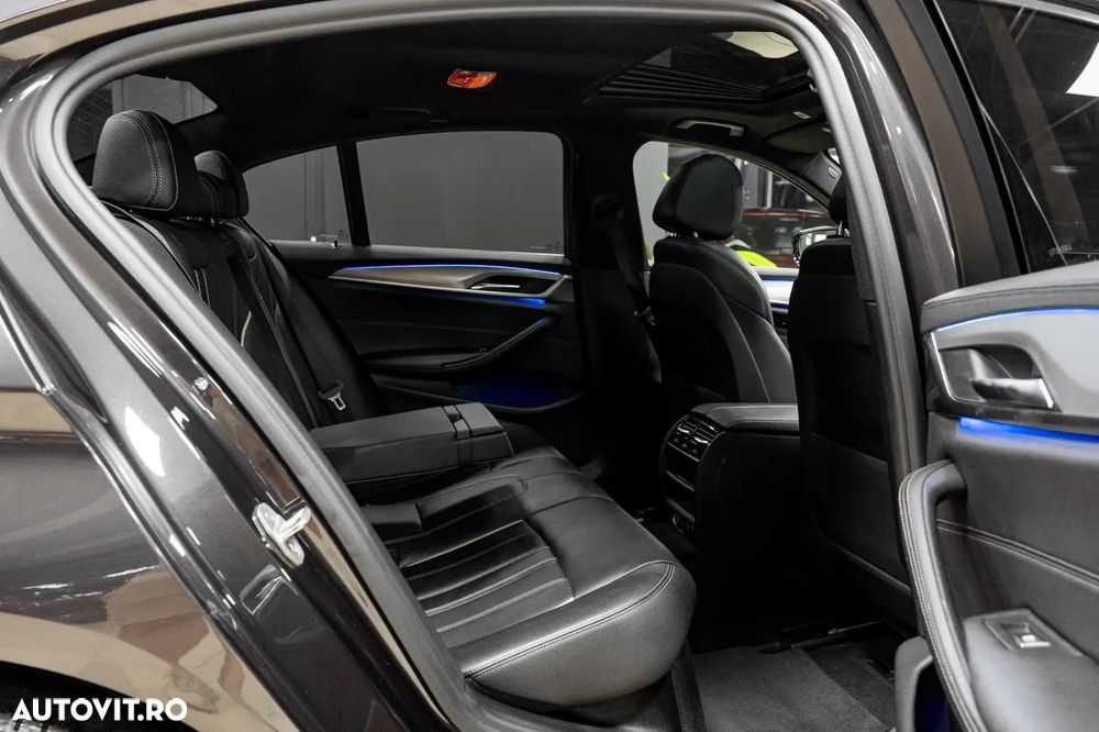 BMW Seria 5 520d xDrive Aut. - 27