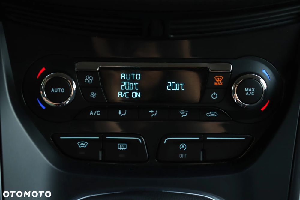 Ford Kuga 2.0 TDCi 2x4 Titanium - 31