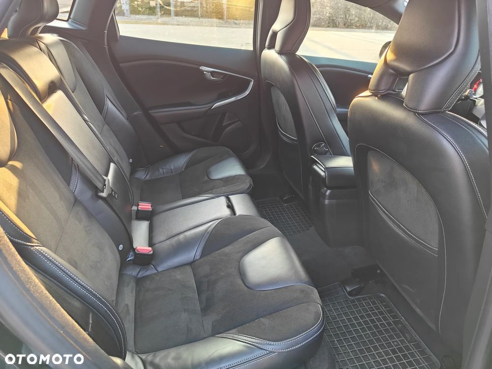 Volvo V40 D4 Drive-E R-Design Kinetic - 12