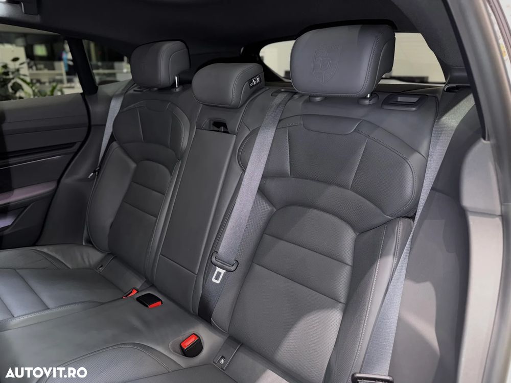 Porsche Taycan 4 - 30