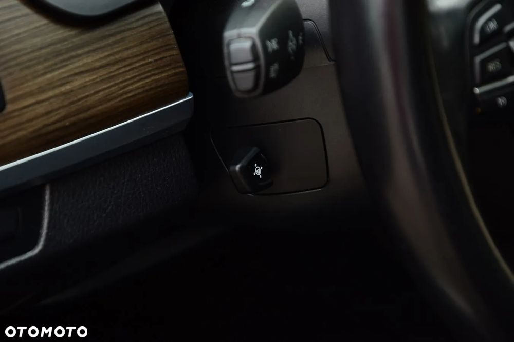 BMW Seria 7 750Ld xDrive - 24