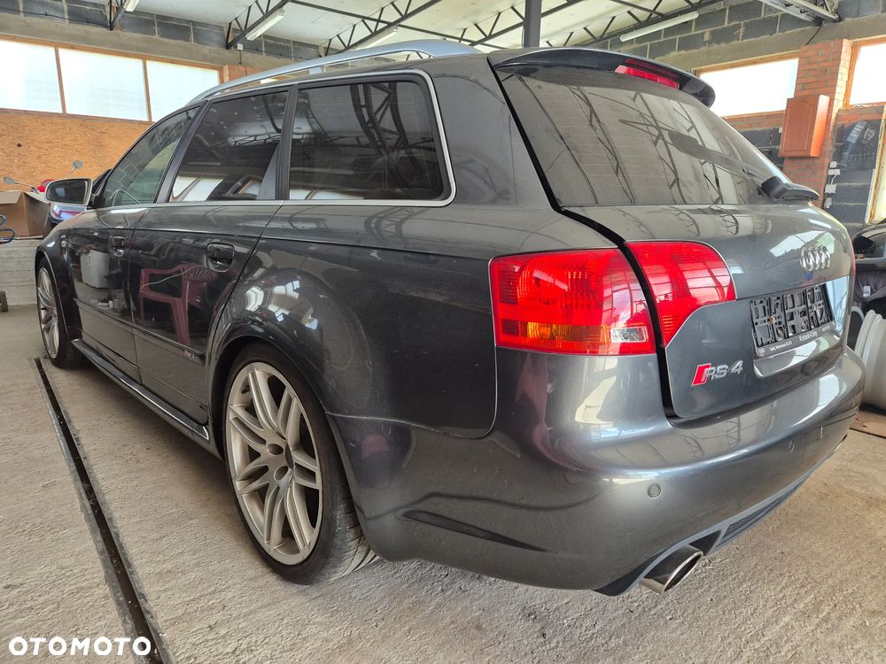Audi RS4 Avant Avant - 3