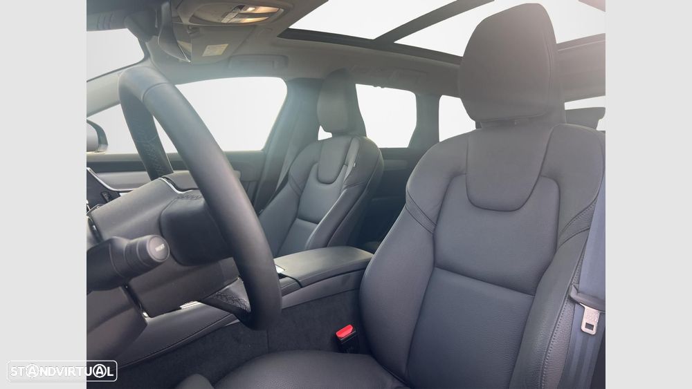 Volvo V90 2.0 T6 PHEV Plus Dark AWD - 11