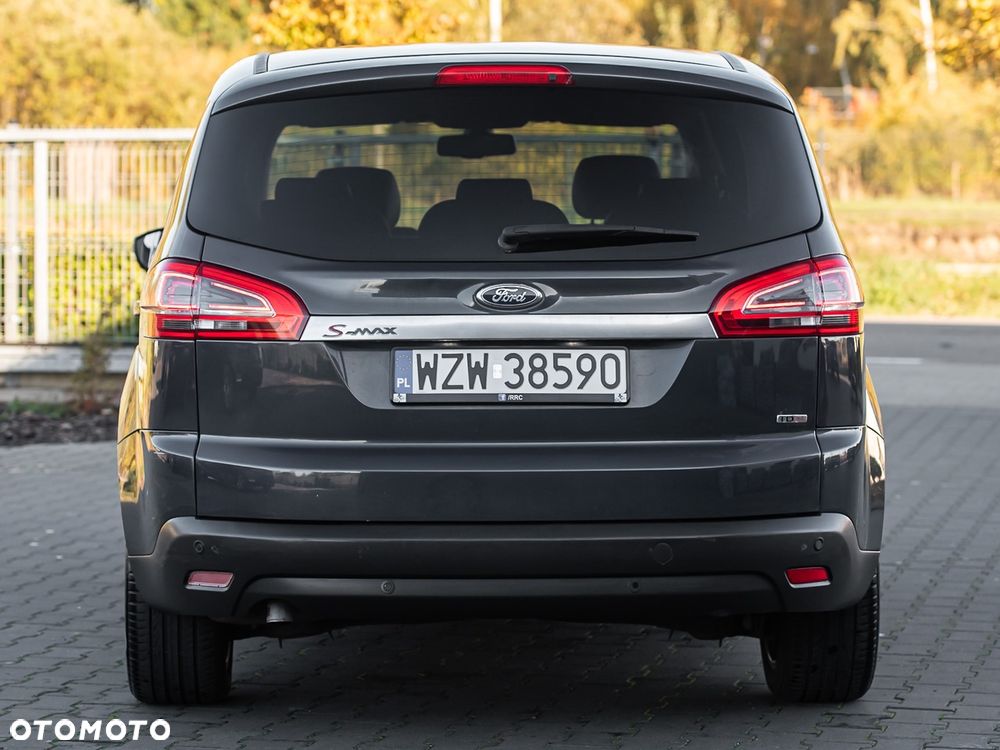 Ford S-Max - 12