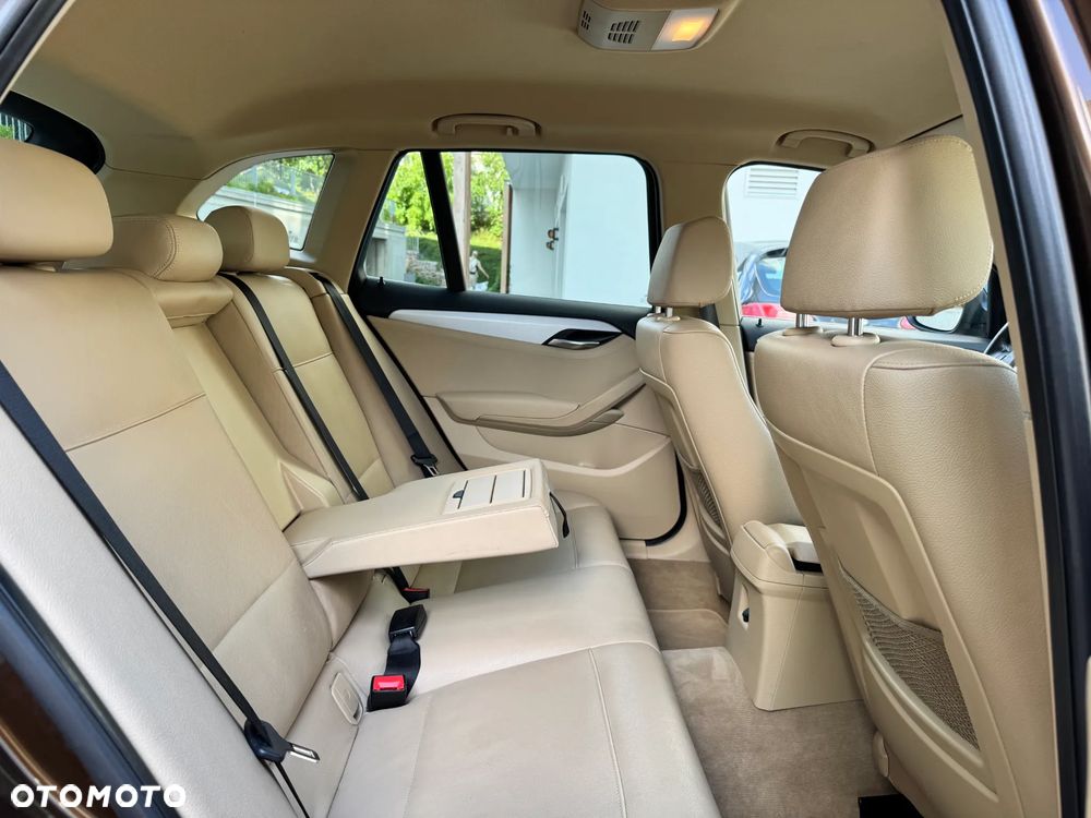 BMW X1 xDrive20d - 11