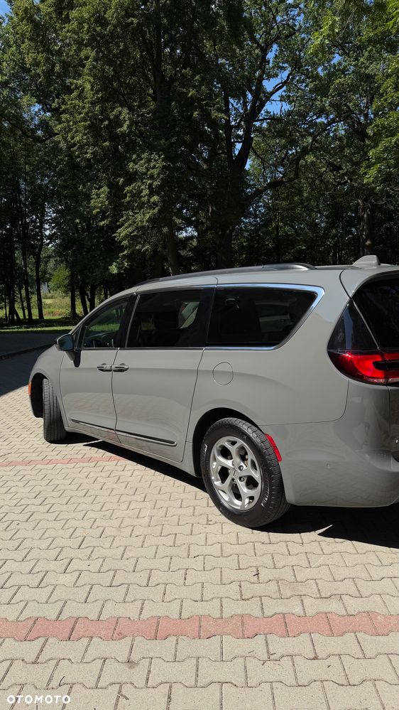 Chrysler Pacifica ver-4-0 - 9