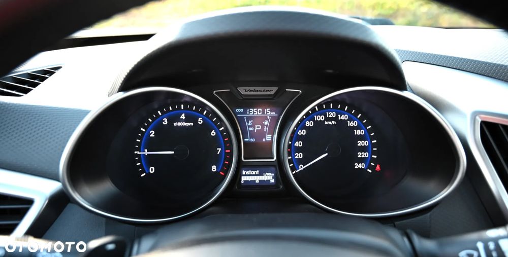 Hyundai Veloster - 28