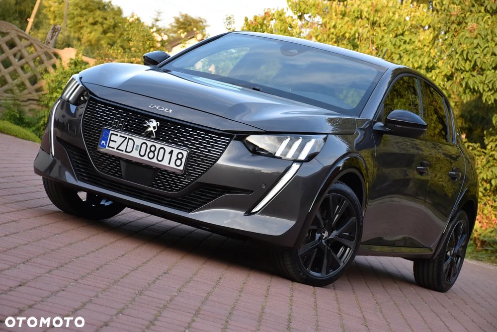 Peugeot 208 - 1