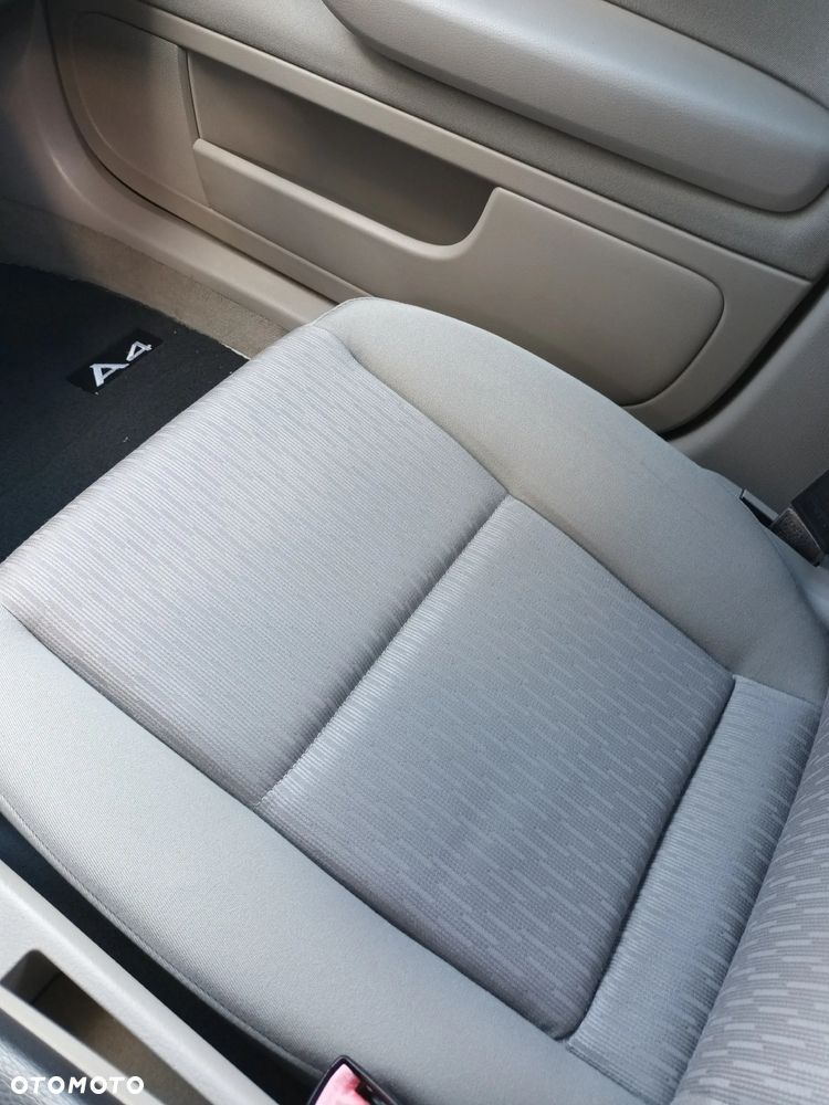 Audi A4 Avant 1.6 - 9