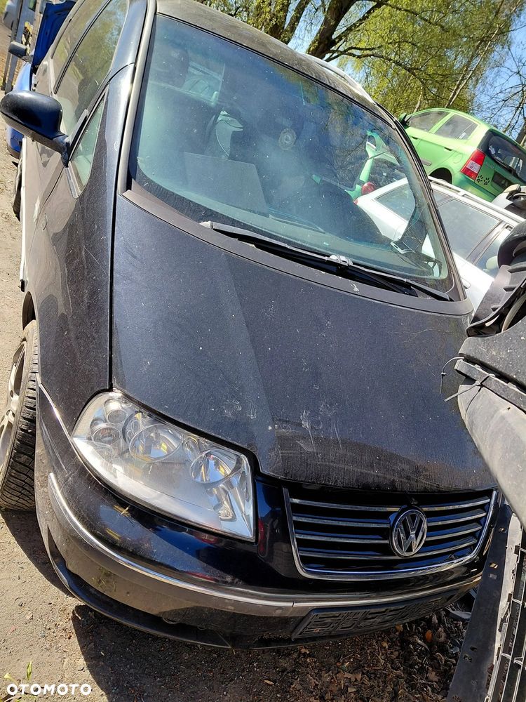 Na części: Volkswagen Sharan  Rok 2008 Pojemność 1968 Moc 103 kw Diesel - 2