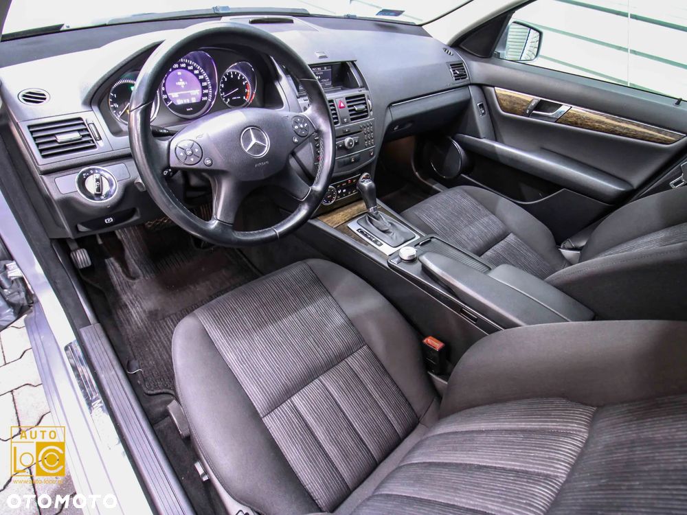 Mercedes-Benz Klasa C 180 CGI Automatik BlueEFFICIENCY Elegance - 17