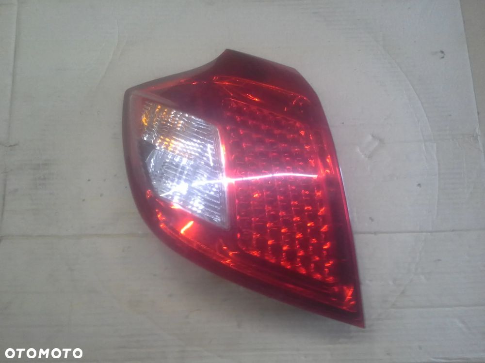 Kia Ceed I 5D HB lampy tylne EU - 8