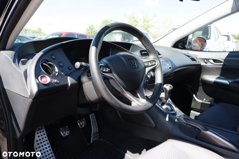 Honda Civic 1.4 i-VTEC Comfort - 24