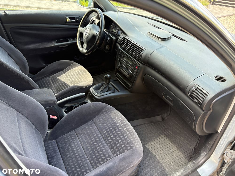 Volkswagen Passat - 28