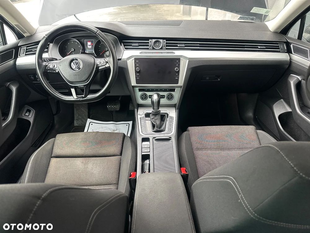 Volkswagen Passat 1.8 TSI BMT Comfortline - 24