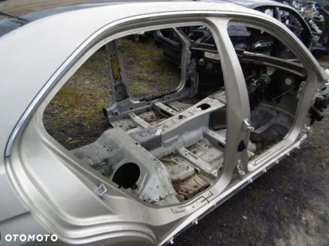 LISTWA KAROSERYJNA DACHOWA DACHU CHROM BOCZNA PRAWA A2126900880 MERCEDES W212 SEDAN