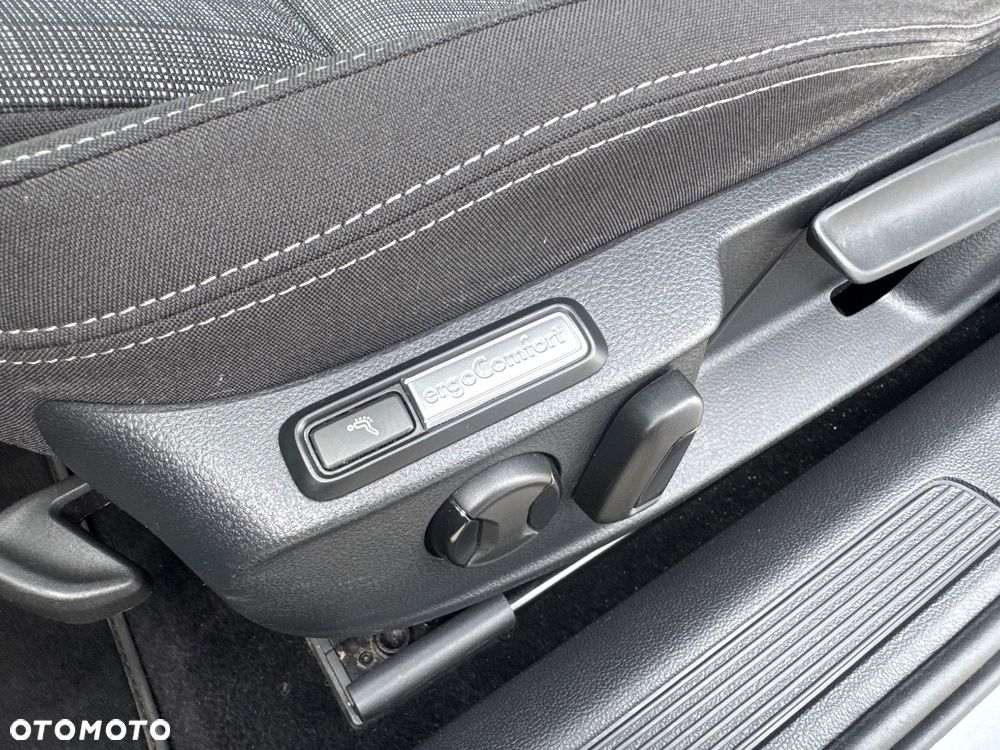 Volkswagen Passat - 17