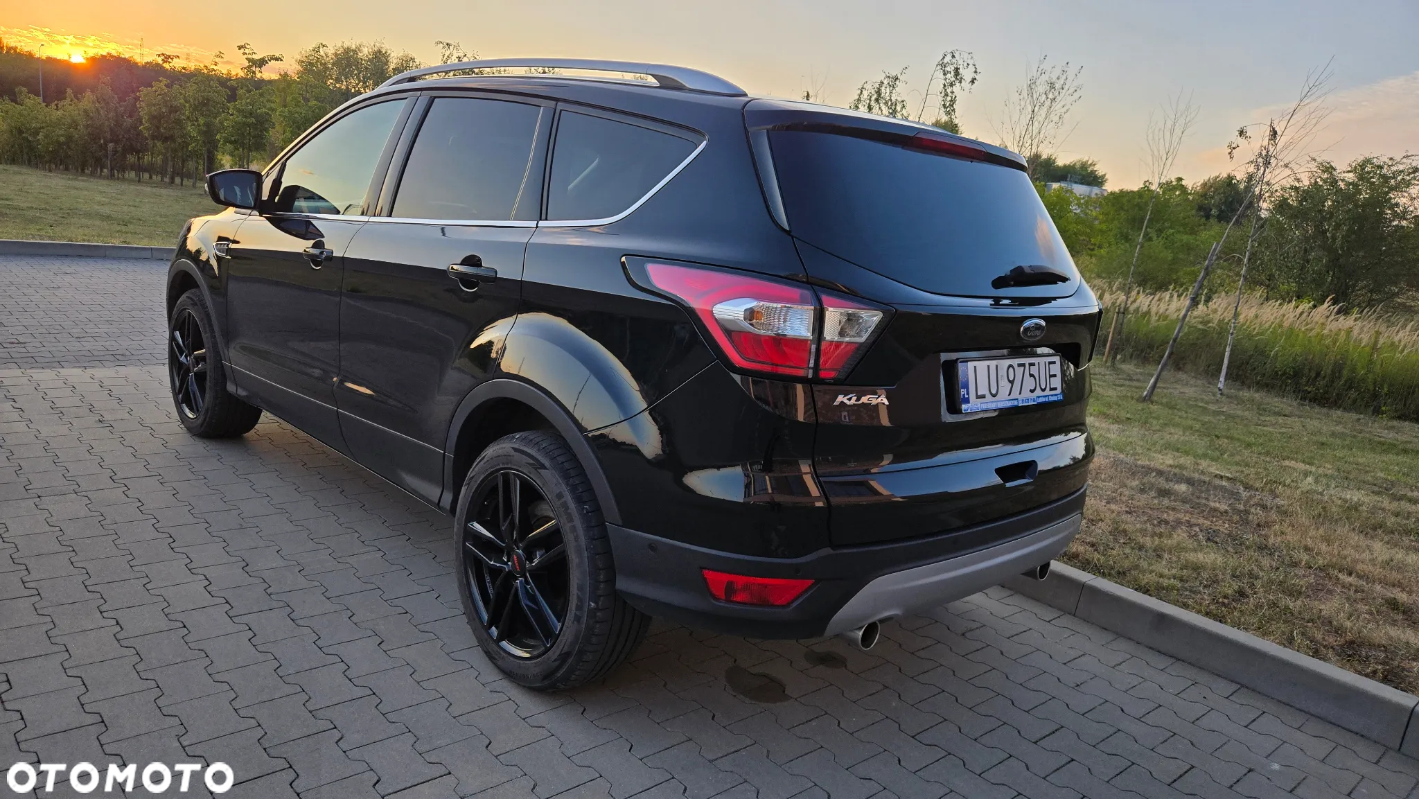 Ford Kuga 1.5 EcoBoost 2x4 Titanium - 3