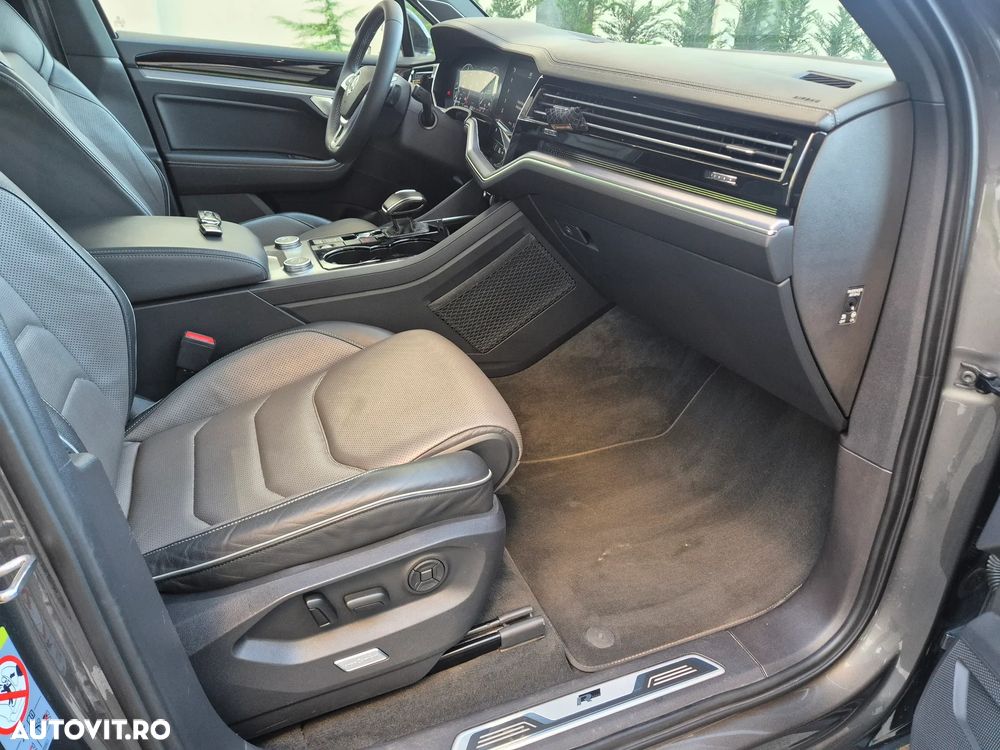 Volkswagen Touareg 3.0 V6 TDI SCR 4Motion Automatik R-Line - 37