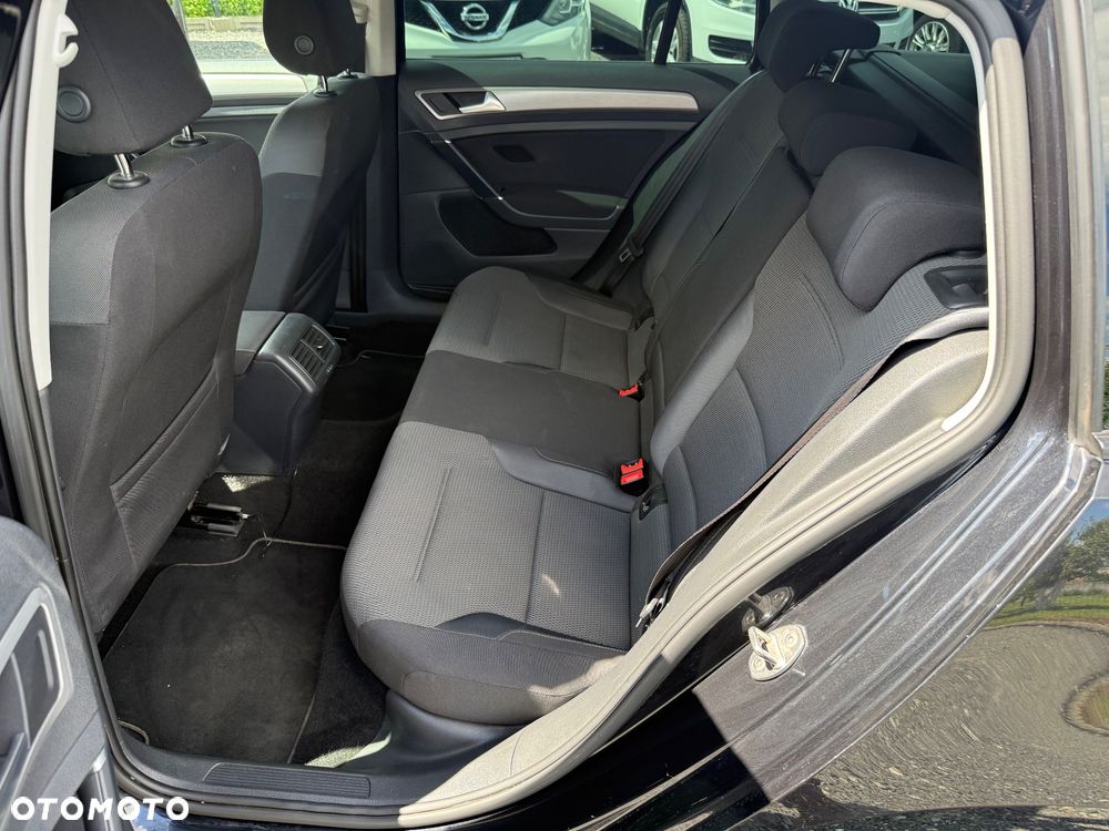 Volkswagen Golf - 20