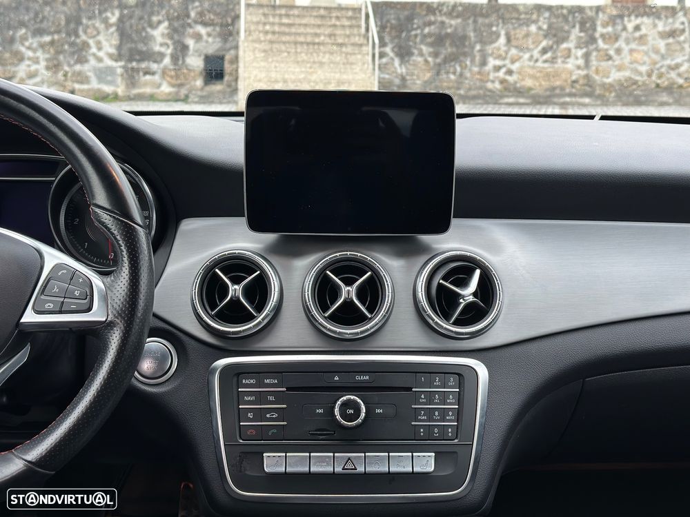 Mercedes-Benz CLA 180 d Shooting Brake AMG Line - 30