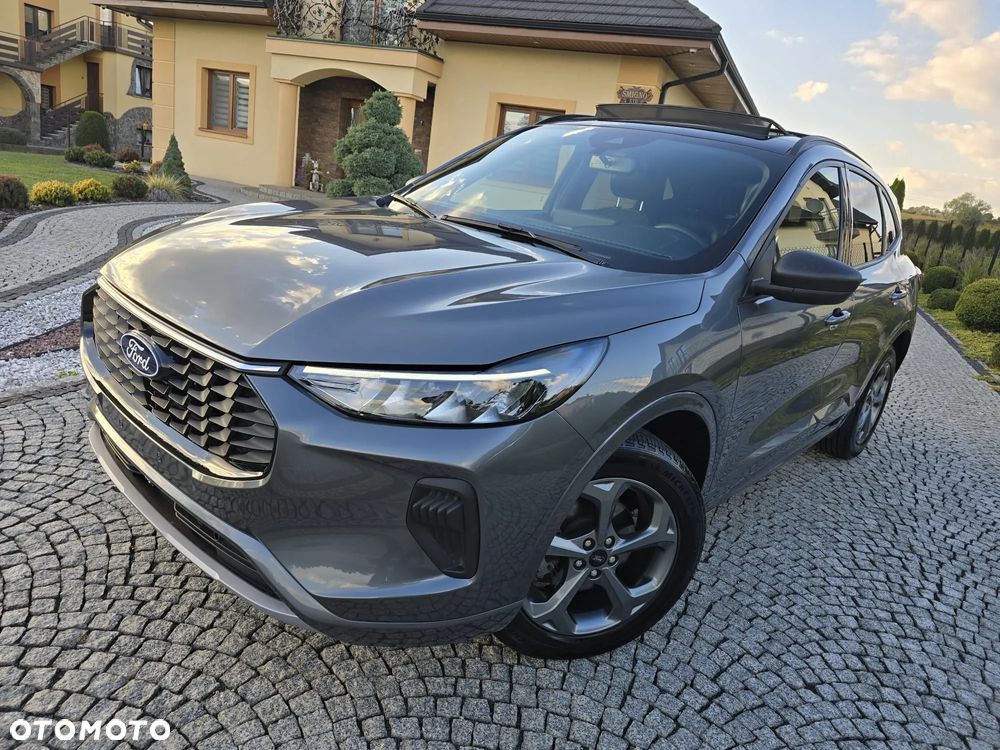 Ford Kuga - 1