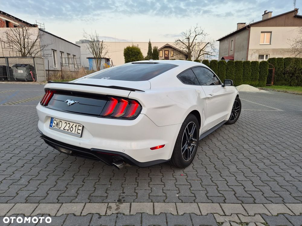 Ford Mustang - 6