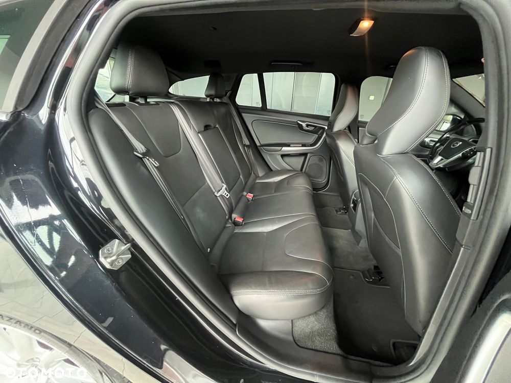 Volvo V60 D3 Summum - 18