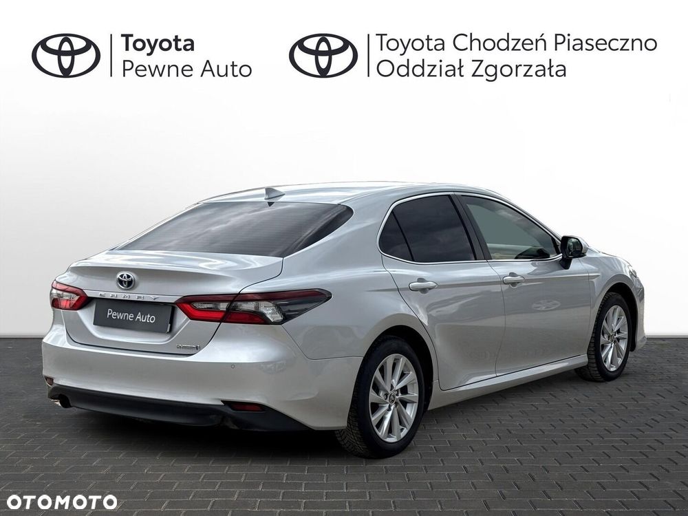 Toyota Camry - 6