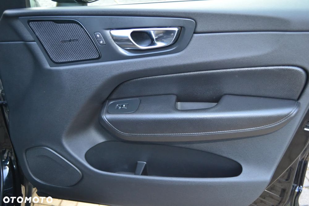 Volvo XC 60 - 30