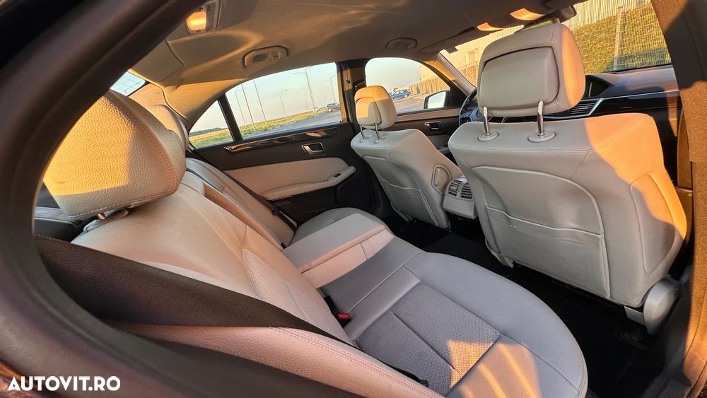 Mercedes-Benz E 300 BLUETEC HYBRID 7G-TRONIC Avantgarde - 7