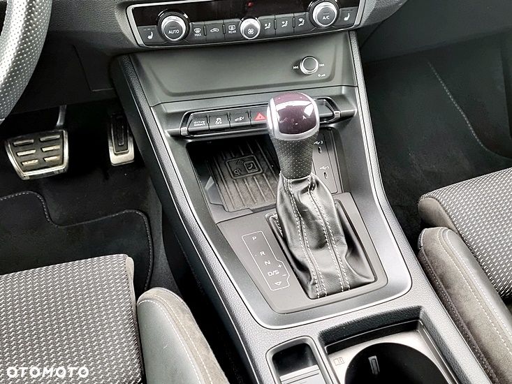 Audi Q3 Sportback 45 TFSIe S tronic S line - 32