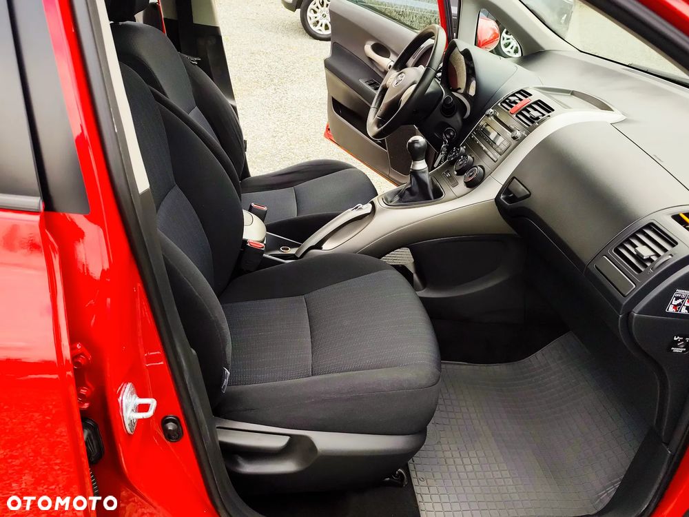 Toyota Auris 1.4 VVT-i Sol - 25