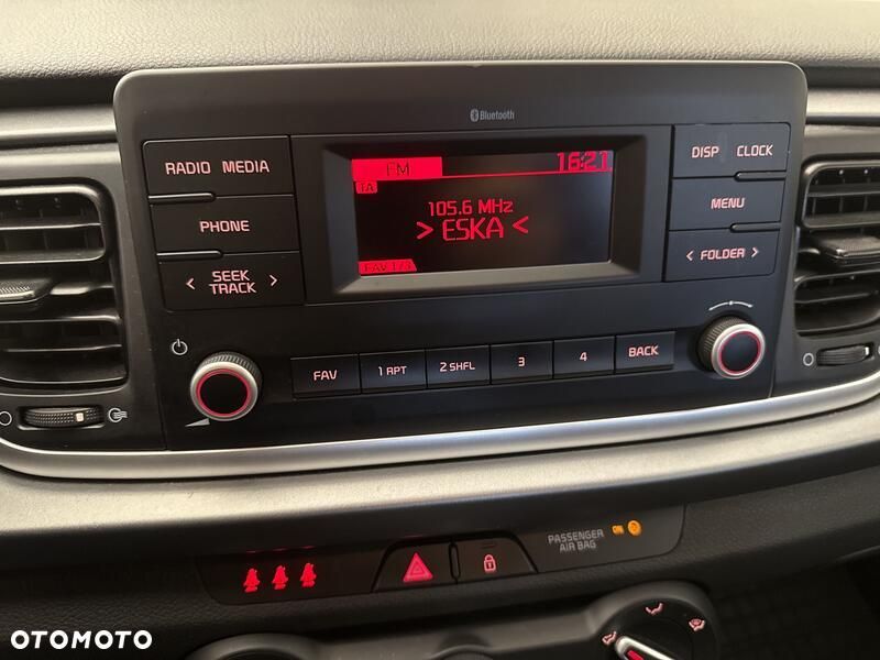 Kia Rio - 16