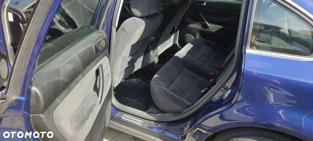 Volkswagen Passat 1.9 TDI - 9