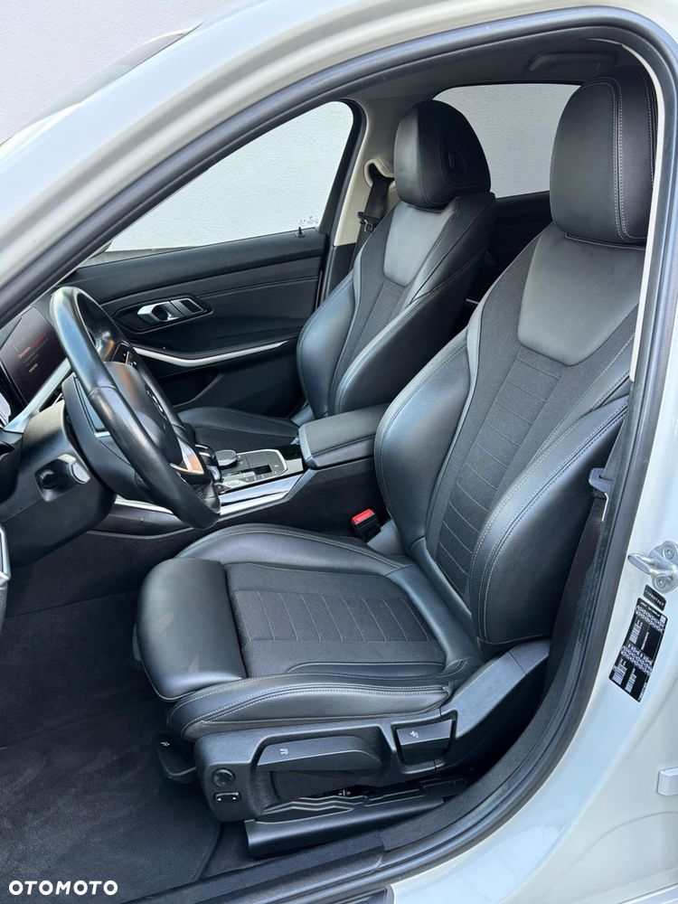 BMW Seria 3 318i - 21