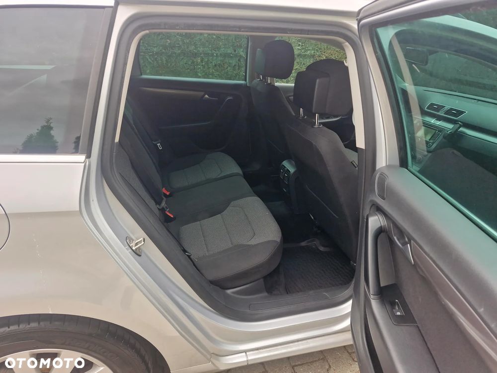 Volkswagen Passat 2.0 TDI DPF BlueMotion Technology Trendline - 36