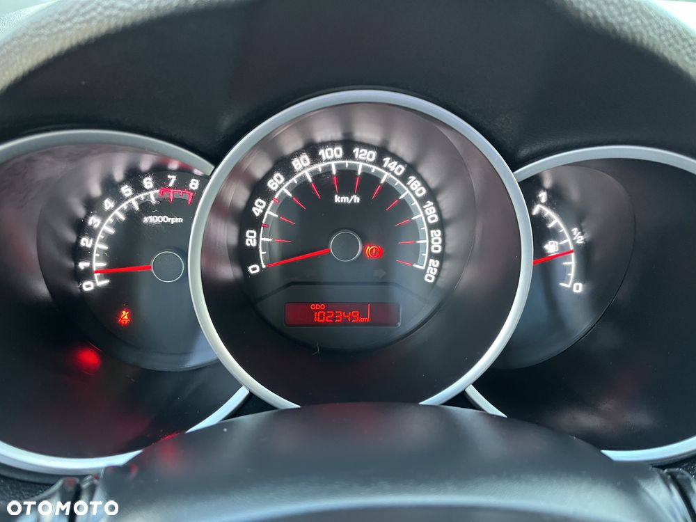 Kia Venga 1.6 CVVT Dream Team Edition - 22