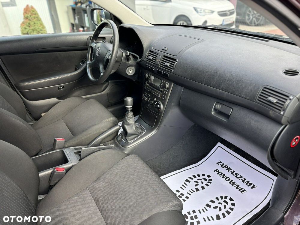 Toyota Avensis - 22