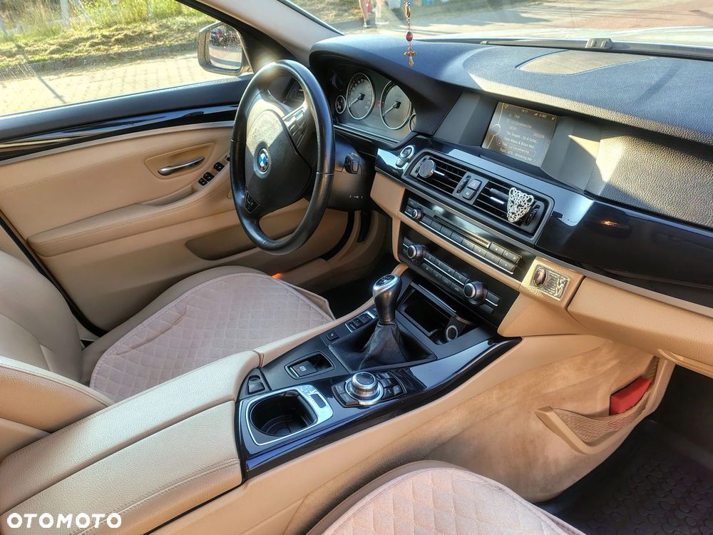 BMW Seria 5 520i - 11