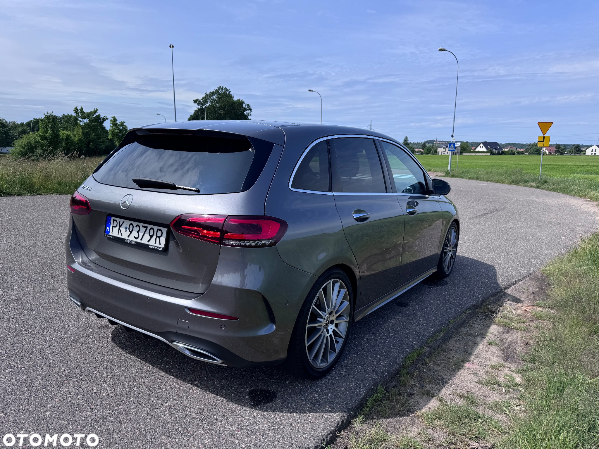 Mercedes-Benz Klasa B 200 d 8G-DCT AMG Line - 4