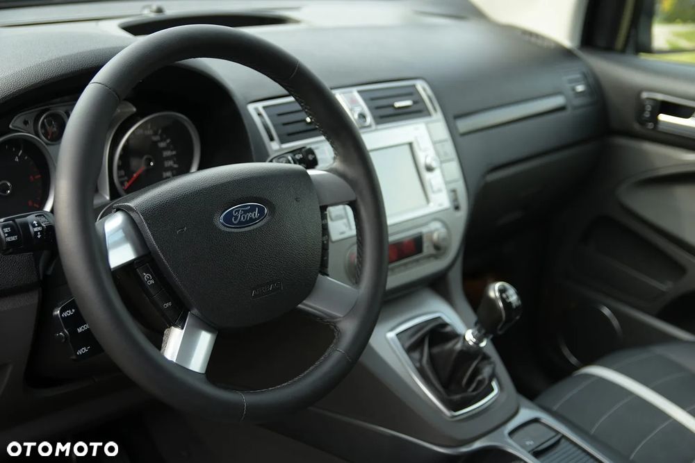Ford Kuga - 27
