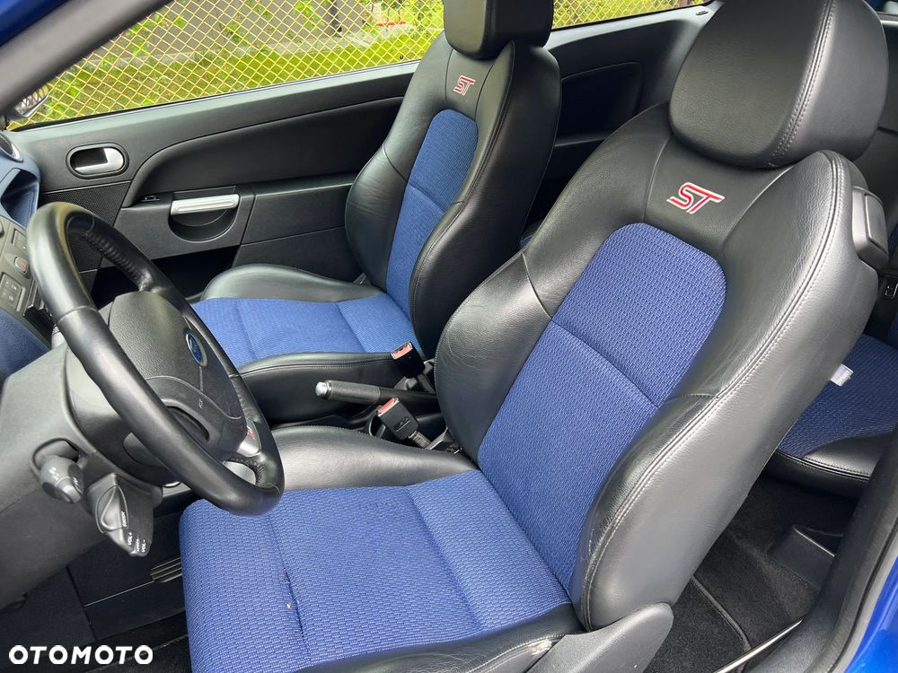 Ford Fiesta - 12